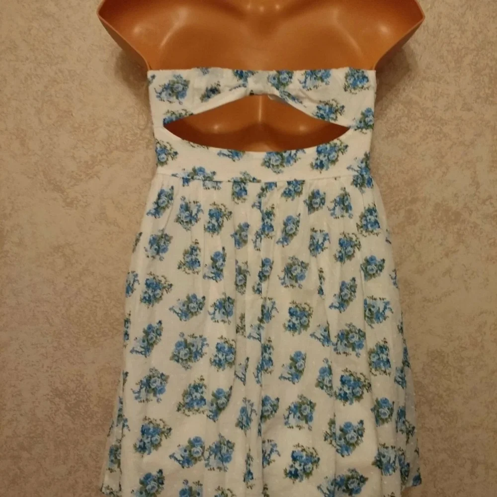 Emerald Sundae Strapless Dress - White with Blue Floral Clip Dot